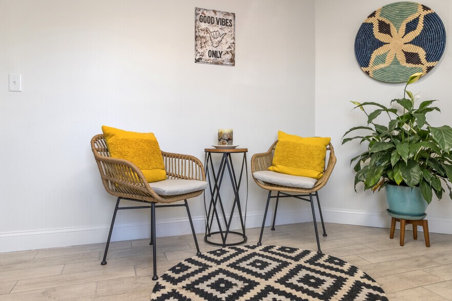 More Photos Of 712 Main St, Hyannis Storefront Retail Office For Sale