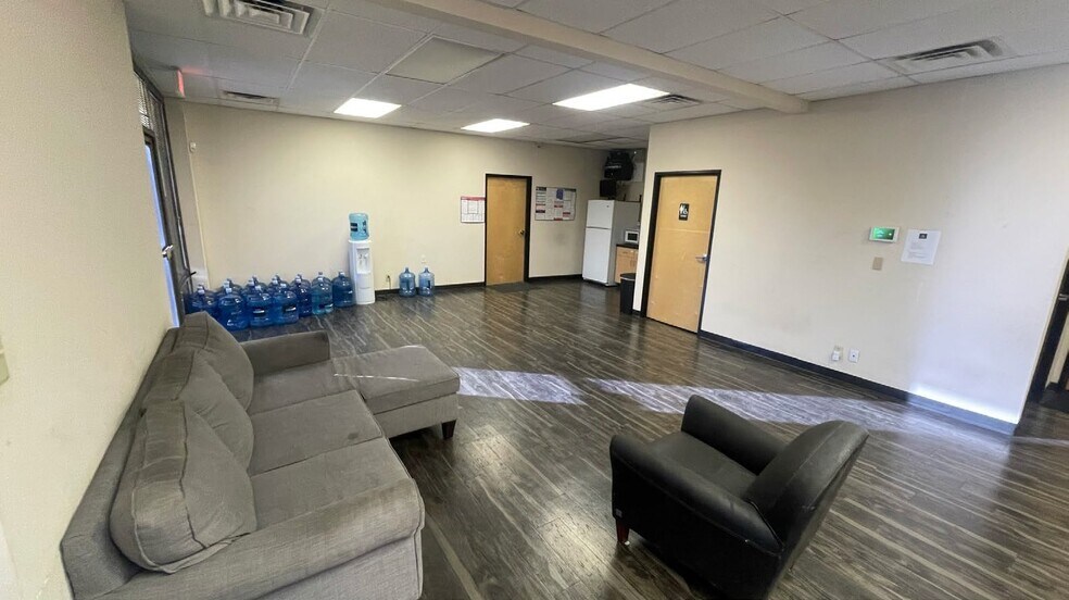 More Photos Of 2910 N 30th Ave, Phoenix Warehouse For Lease