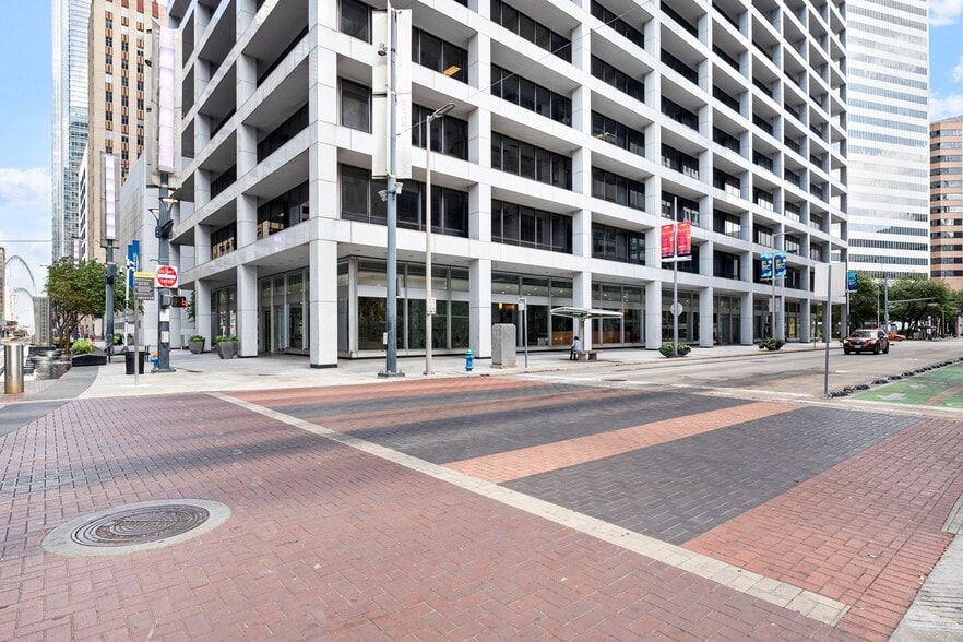 More Photos Of 1021 Main St, Houston Office For Lease
