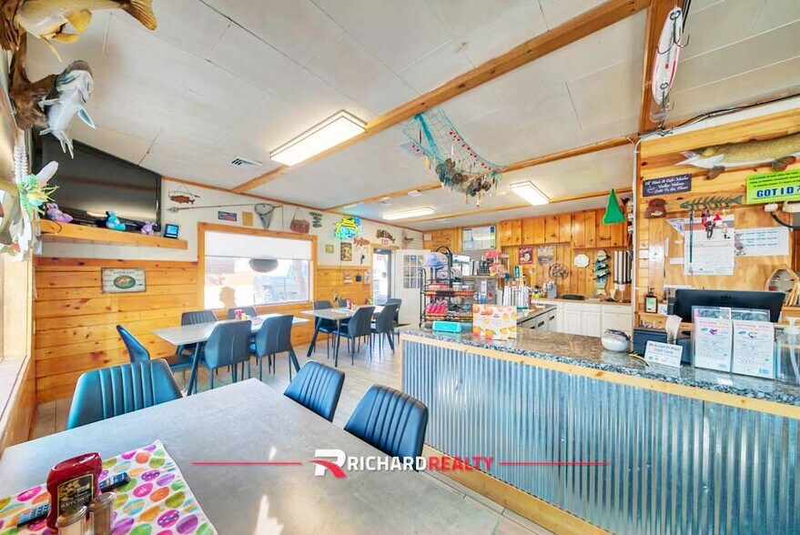 More Photos Of 12 Boysen Marina Rd, Shoshoni Marina For Sale