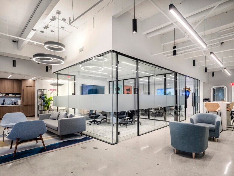 More Photos Of 555 Washington Ave, Miami Beach Office For Lease