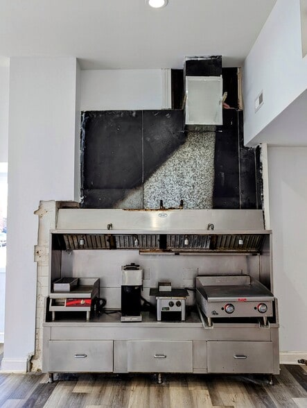 More Photos Of 25 N Chester St, Baltimore Apartments For Lease