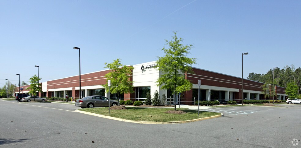 More Photos Of 7007 Harbour View Blvd, Suffolk Office For Lease