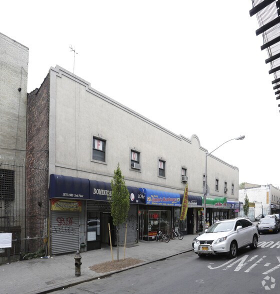 More Photos Of 1975-1983 Jerome Ave, Bronx Storefront Retail Office For Lease