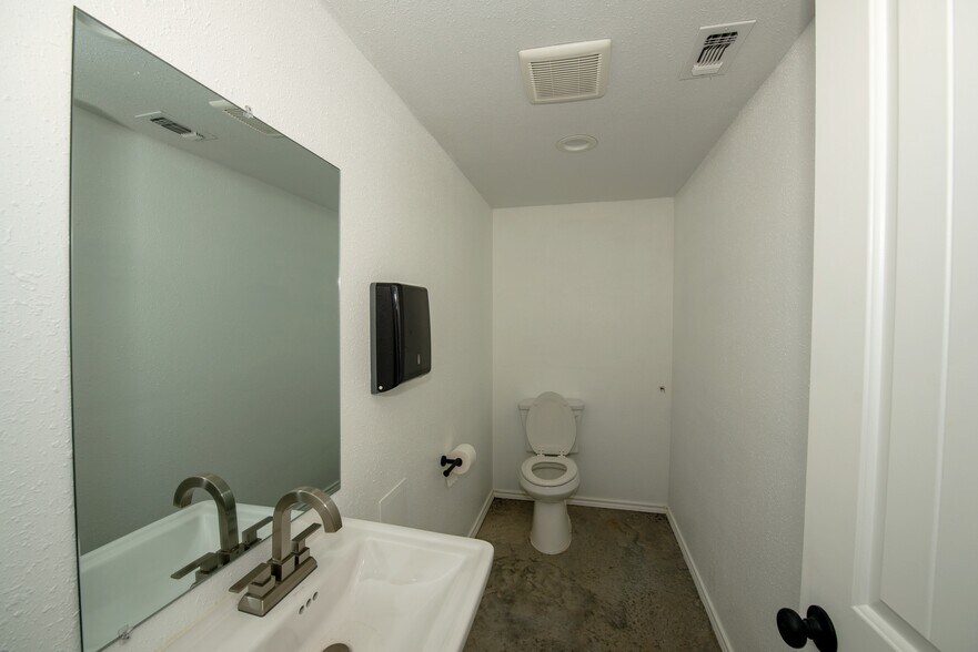 More Photos Of 440 Interstate 30 W, Mount Vernon Land For Sale
