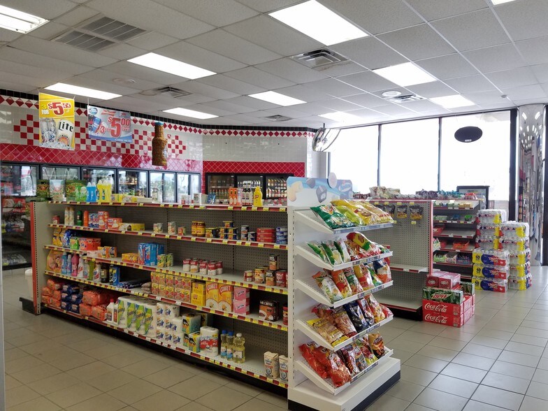 More Photos Of 410 N International Blvd, Hidalgo General Retail For Sale