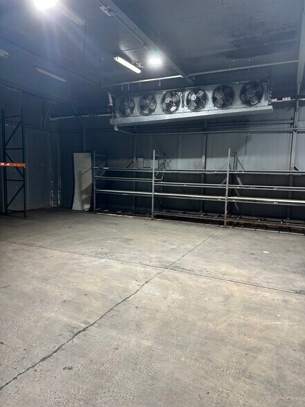 More Photos Of 3360 E Ajo Way, Tucson Warehouse For Lease