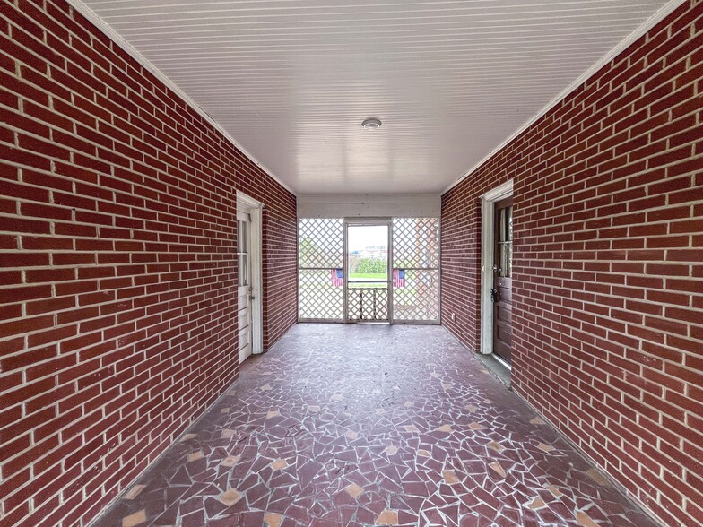 More Photos Of 1001 E Lynchburg Salem Tpke, Bedford Office For Sale