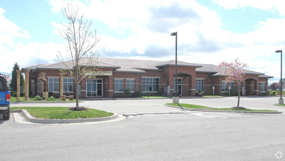 More Photos Of 3351-3383 NE Ralph Powell Rd, Lee's Summit Office For Lease