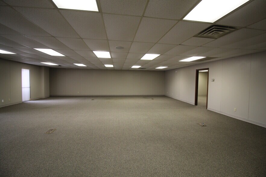 More Photos Of 1815 W Detroit St, Broken Arrow Service For Lease