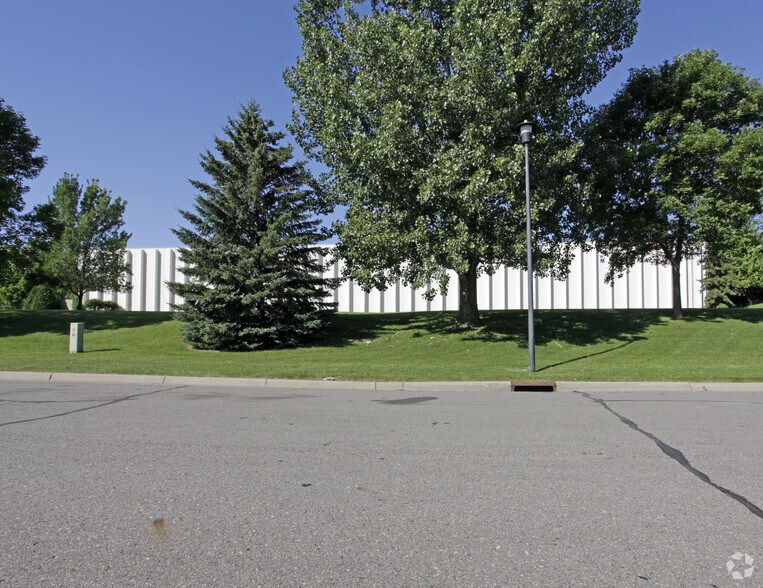 More Photos Of 1225 Lakeview Dr, Chaska Manufacturing For Sale