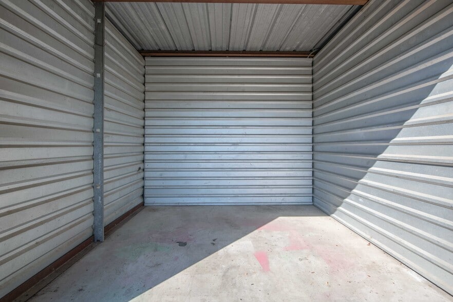 More Photos Of 405-407 S Twin Creek Dr, Killeen Self Storage For Sale