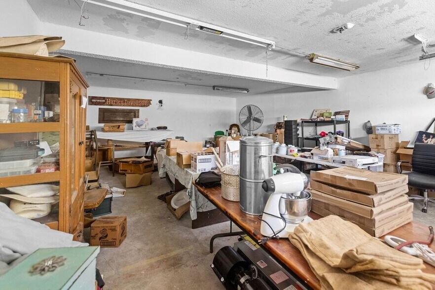 More Photos Of 530 E Hwy 69, Denison Office For Sale