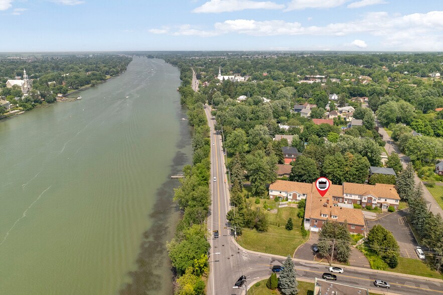 More Photos Of 21 Rue Messier, Mont-saint-hilaire Apartments For Sale