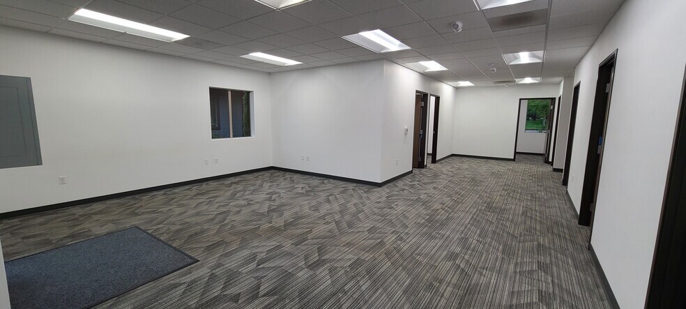 More Photos Of 2025 Madrona Ave SE, Salem Office For Lease