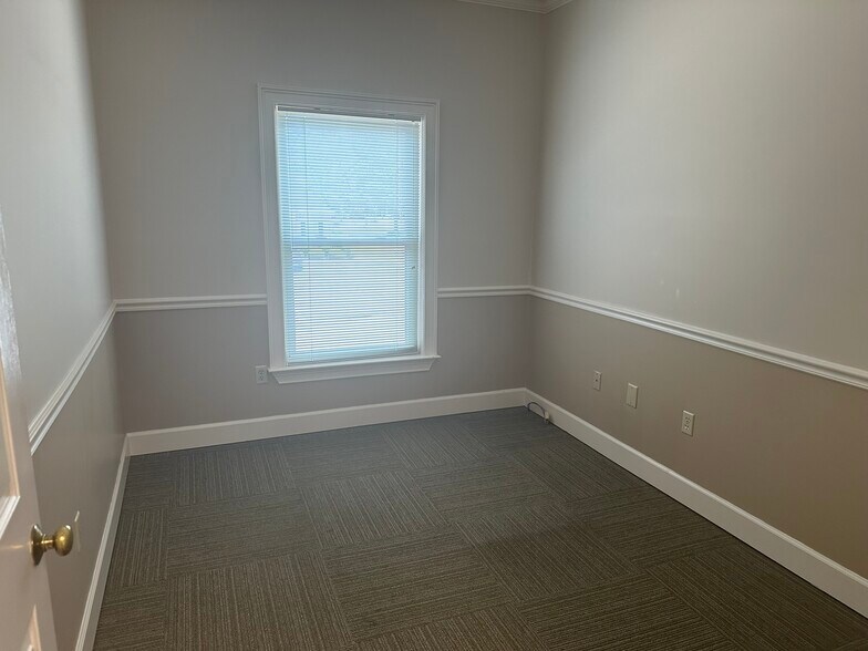 More Photos Of 2601 Commons Blvd, Augusta Office For Lease
