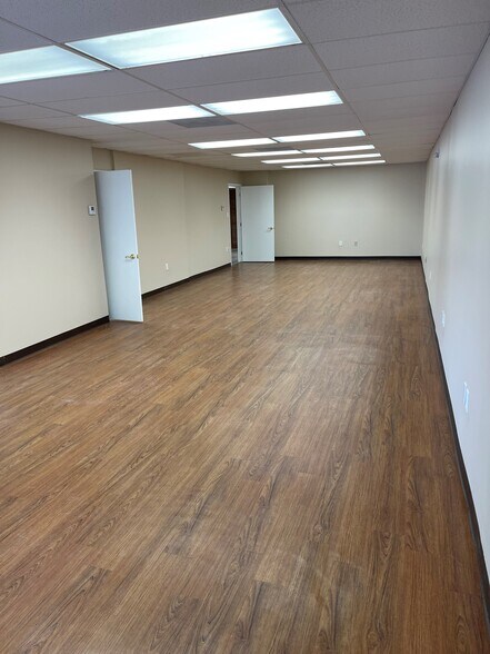 More Photos Of 5525 S Sherwood Forest, Baton Rouge Office For Lease