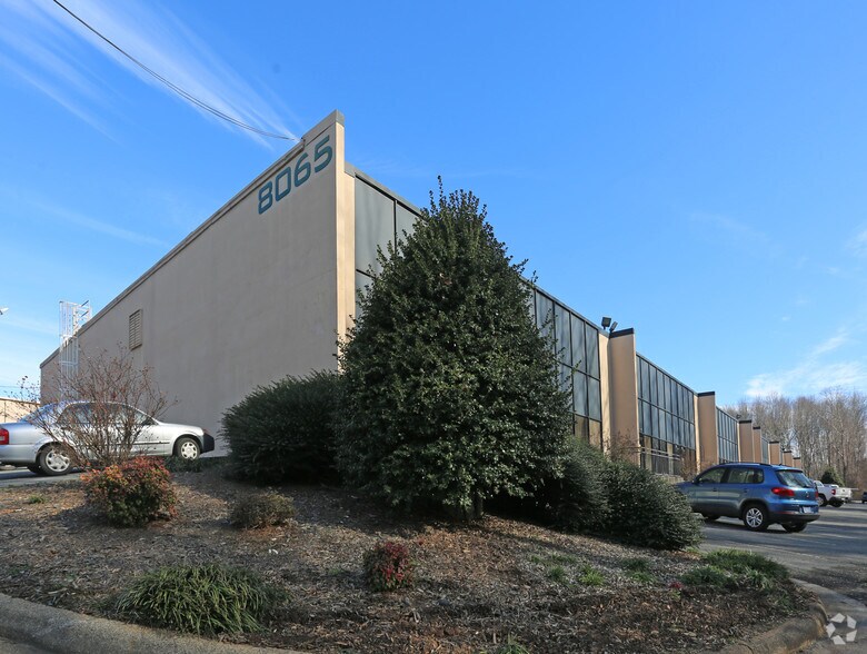 More Photos Of 8065 North Point Blvd, Winston-Salem Unknown For Lease