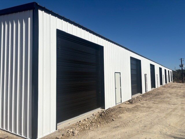 More Photos Of 9204 Rod Rd, Austin Warehouse For Lease