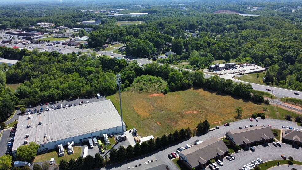 More Photos Of 142 Vista Centre Dr dr, Forest Industrial For Lease