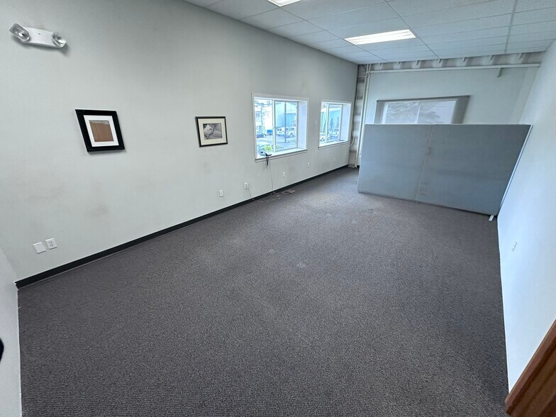 Primary Photo Of 2203 Queen St, Bellingham Flex For Lease