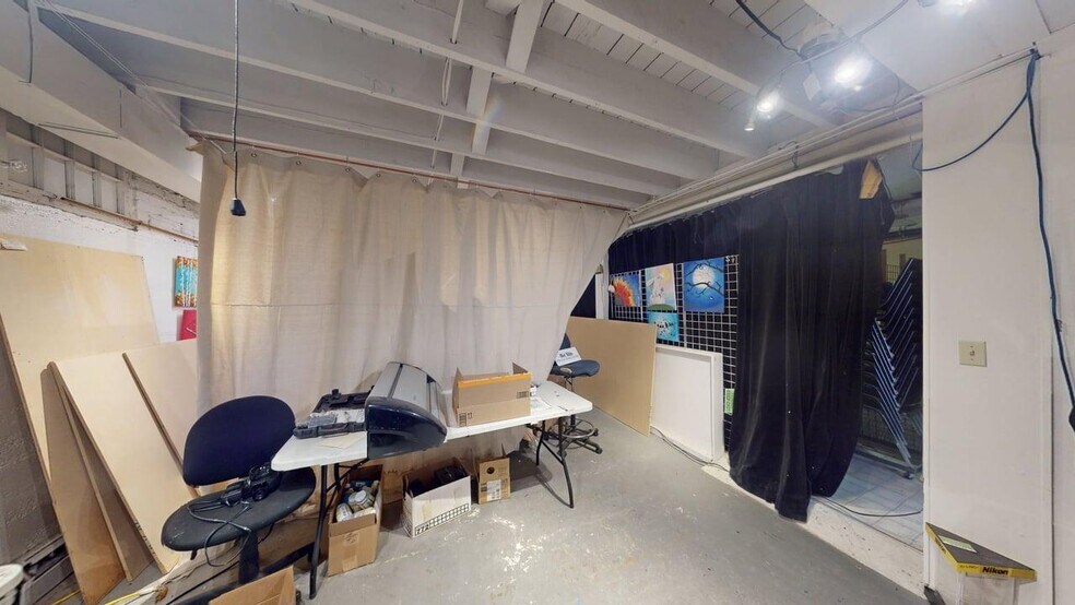 More Photos Of 800 Baker St, Cranbrook Storefront Retail Office For Sale