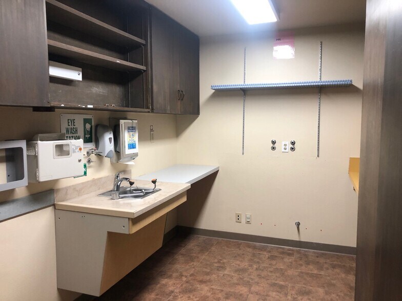 More Photos Of 3727 N 1st St, Fresno Medical For Sale