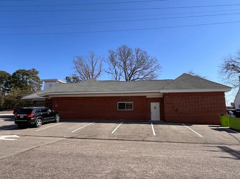 More Photos Of 409 Carthage St, Sanford Medical For Sale