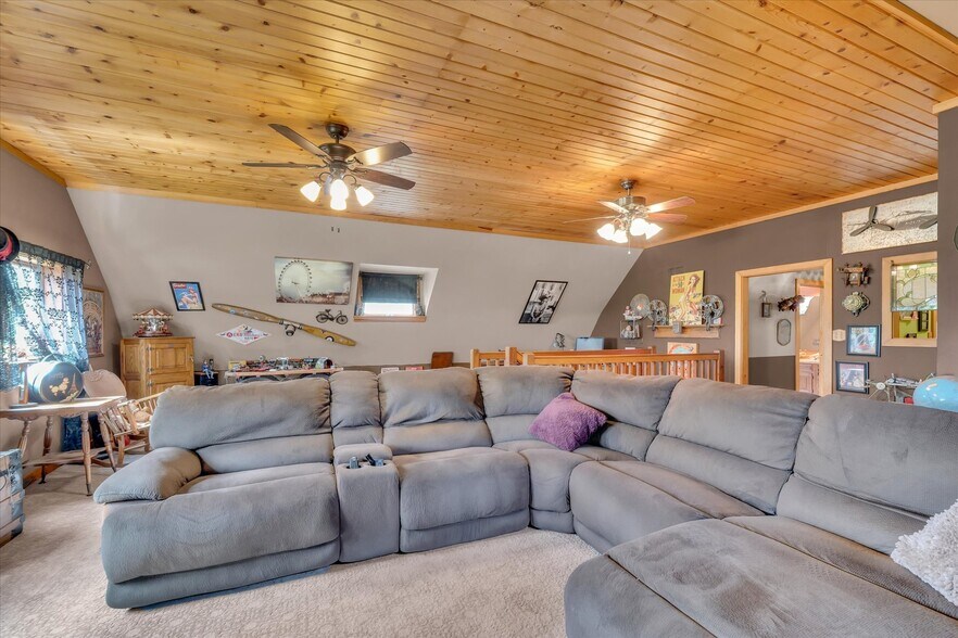 More Photos Of 1356 County Road 2900 N, Rantoul Specialty For Sale