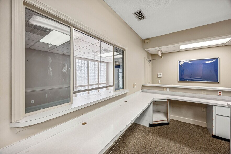 More Photos Of 1888 14th St S, Fernandina Beach Office For Lease
