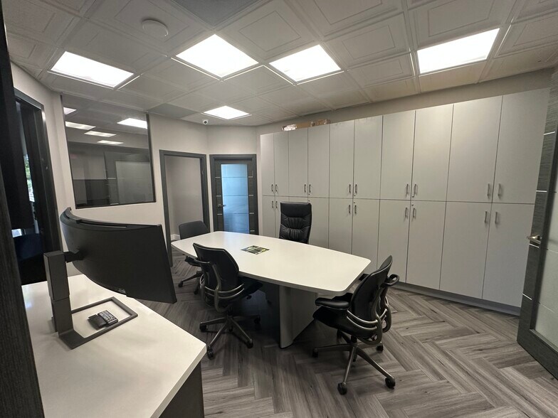 More Photos Of 520 NW 165th St, North Miami Beach Office For Sale