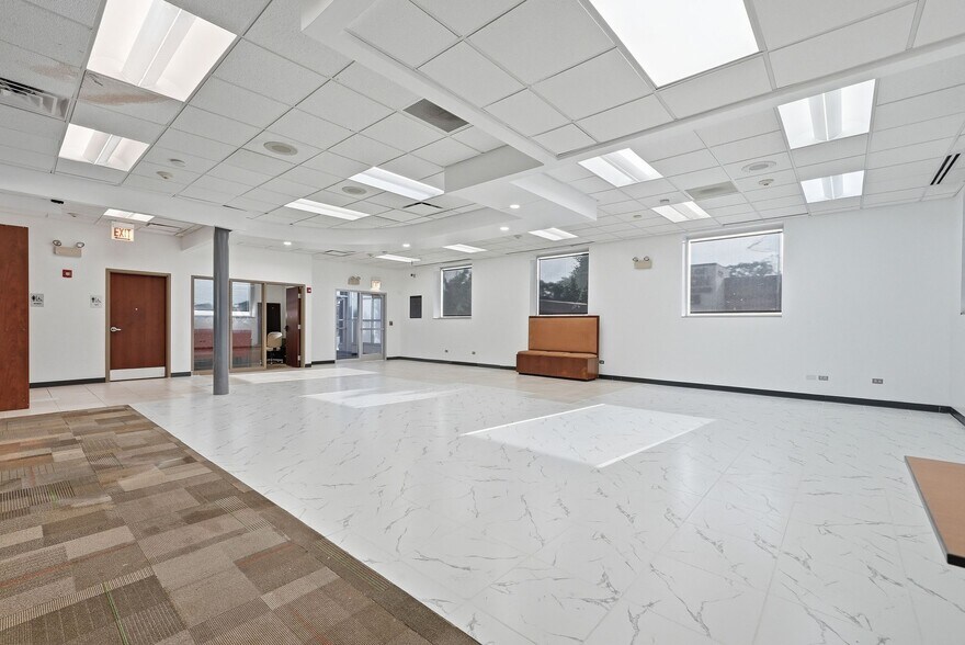 More Photos Of 14121 Doctor Martin Luther King Jr Dr, Dolton Fast Food For Sale