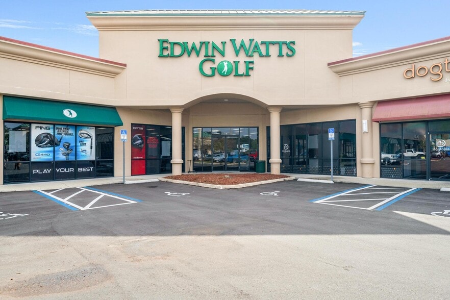 More Photos Of 9365 Philips Hwy, Jacksonville Freestanding For Sale