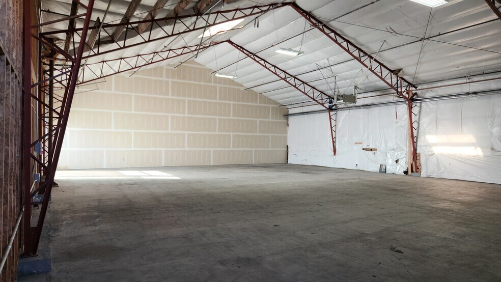 More Photos Of 2960-3200 4th Ave S, Seattle Light Distribution For Lease