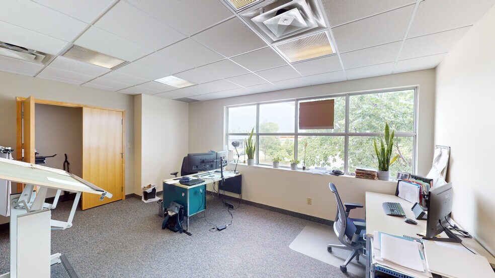 More Photos Of 399 Pembina Hwy, Winnipeg Freestanding For Lease