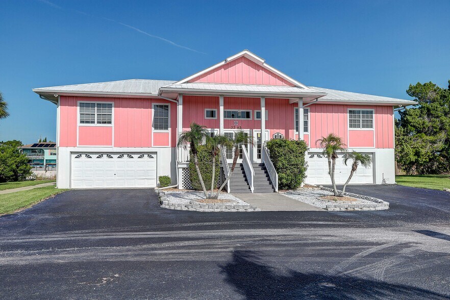 More Photos Of 3263 Shoal Line Blvd, Hernando Beach Office For Lease