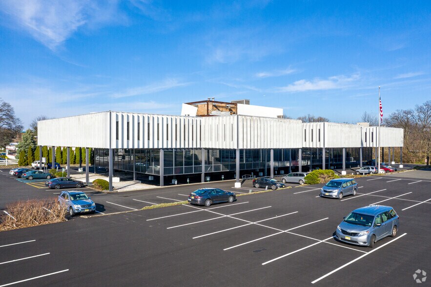 More Photos Of 1373 Broad St, Clifton Office For Lease