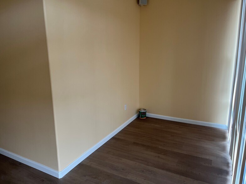 More Photos Of 2520 S Fairview St, Santa Ana Warehouse For Lease