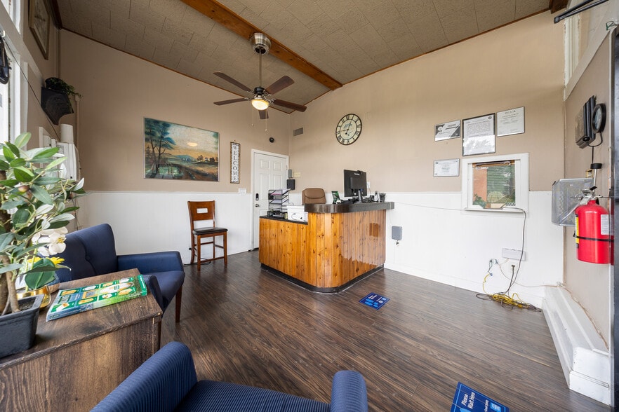 More Photos Of 2210 S Pine Ave, Ocala Hotel For Sale