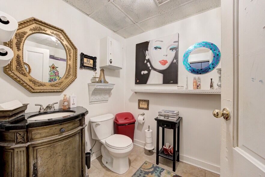 More Photos Of 117 W Harrison Ave, Guthrie Storefront Retail Residential For Sale