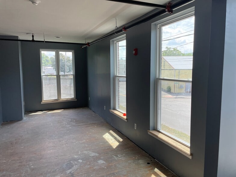 More Photos Of 1427-1431 Valley Dr, Syracuse Warehouse For Sale