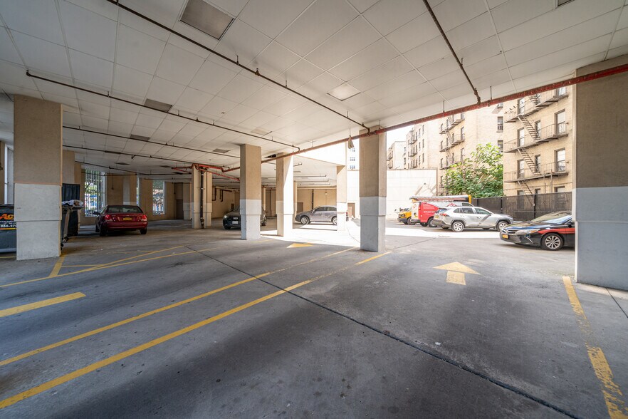 More Photos Of 2040-2060 White Plains Rd, Bronx Apartments For Lease