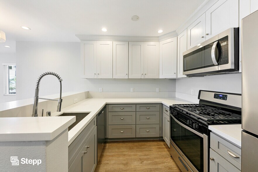 More Photos Of 1060 Olive Ave, Long Beach Apartments For Sale