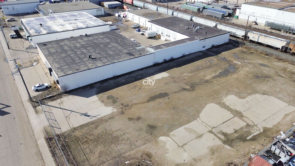 More Photos Of 7620 Yellowhead Trl NW, Edmonton Warehouse For Lease