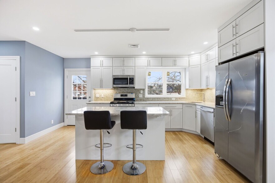 More Photos Of 96 Coale Ave, Staten Island Multifamily For Sale