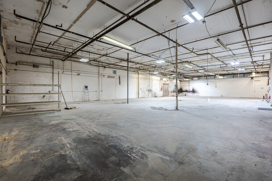 More Photos Of 10045 102nd Ter, Sebastian Industrial For Lease