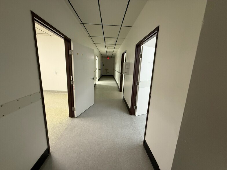 More Photos Of 7901 Vickers St, San Diego Medical For Sale