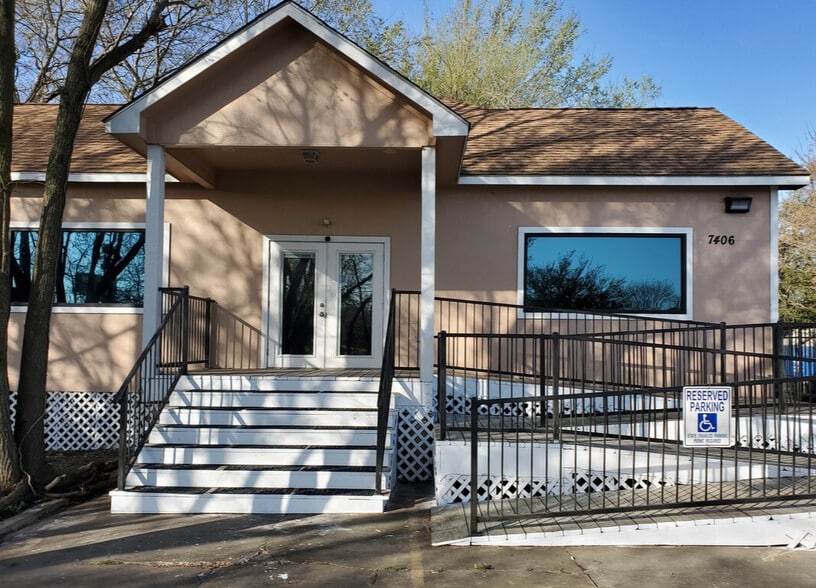 Primary Photo Of 7406 Gulf Fwy, Houston Office Residential For Lease