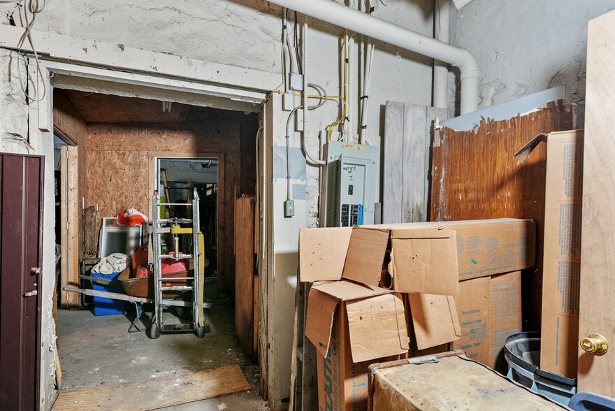 More Photos Of 45 Old Flat River, Coventry Manufacturing For Sale