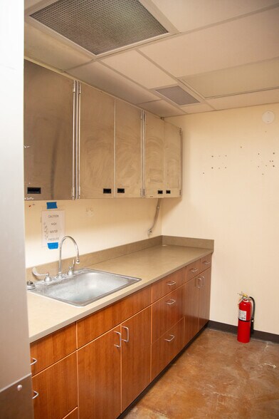 More Photos Of 5 Camino Karsten, Algodones General Retail For Lease